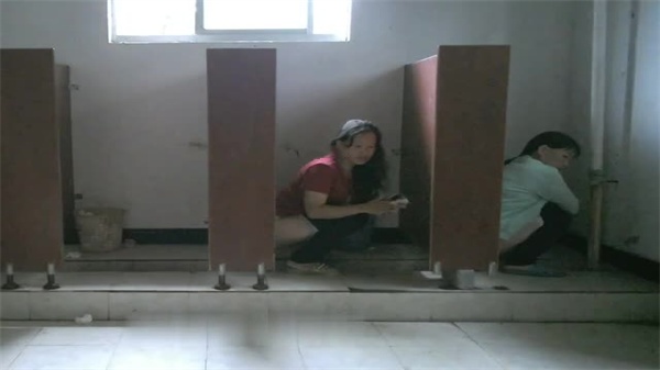 佼佼者全景厕拍1镜4位置5