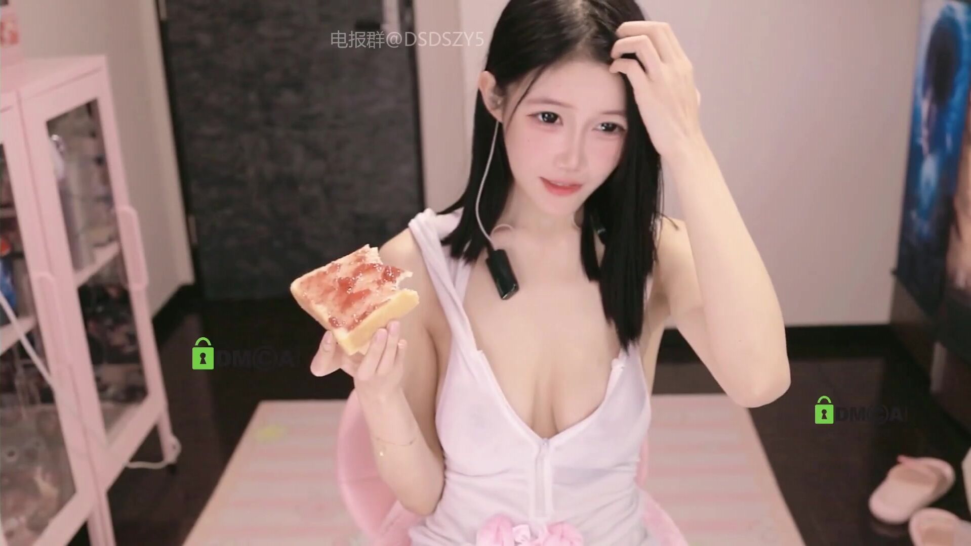 颜值嫩妹【nide_xiaogou】阿黑颜妹子、极品高颜大奶嫩妹 诱惑裸舞、乳夹深喉08(2V)